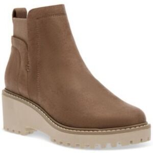 Brand New Dolce Vita Rielle Chunky Style Lug Sole Ankle Boots in Truffle 10